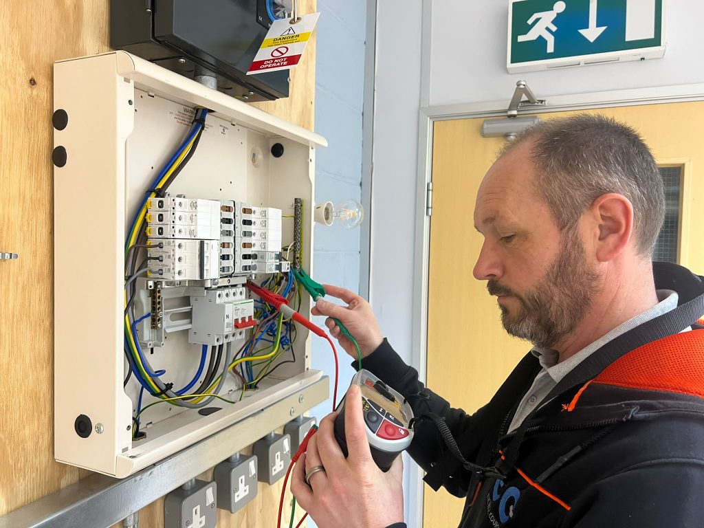 Nilüfer Kayapa Mahallesi Elektrikçi