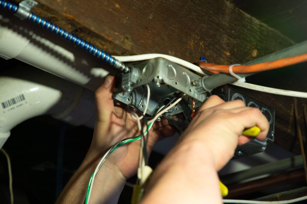 Nilüfer Yaylacık Mahallesi Elektrikçi