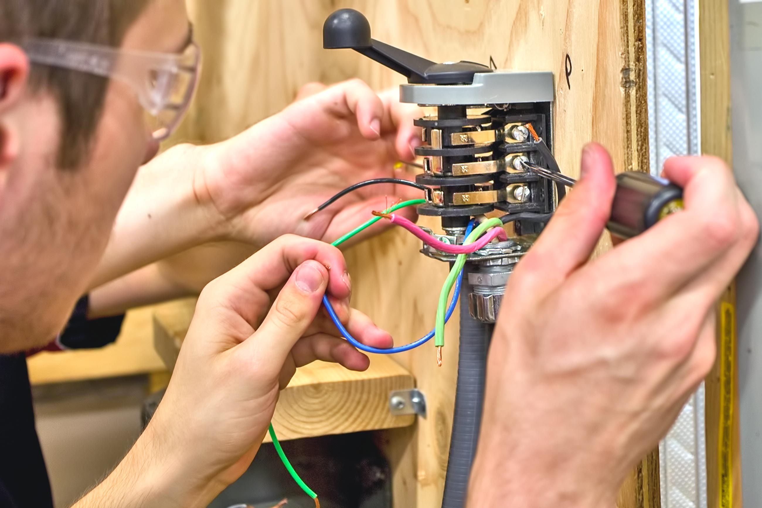Yıldırım Bağlaraltı Mahallesi Elektrikçi